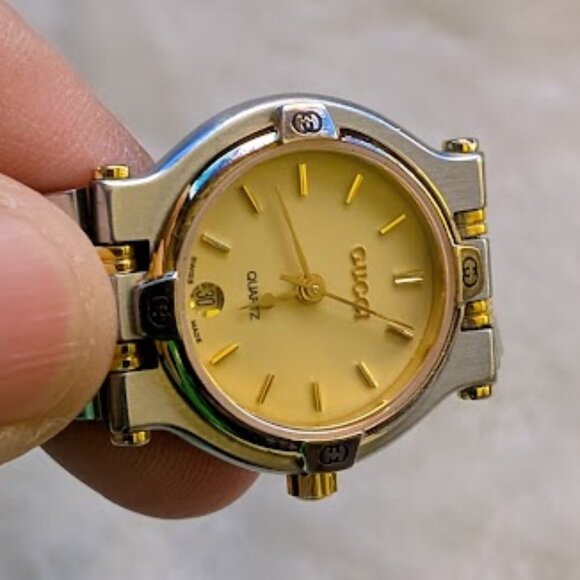 GUCCI SWISS MADE Quartz Gold & Silver w/ Date W/R 3ATM - Picture 2 of 15